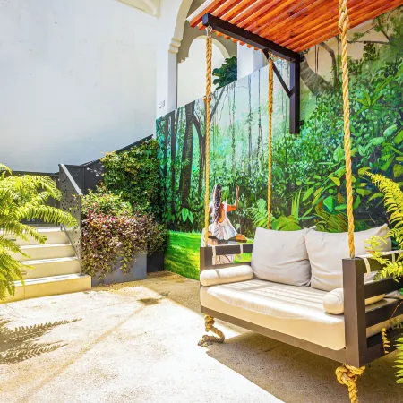 Patio Elba Boutique Hotel Отели рядом с достопримечательностью «Станция "Саградо Корасон"»