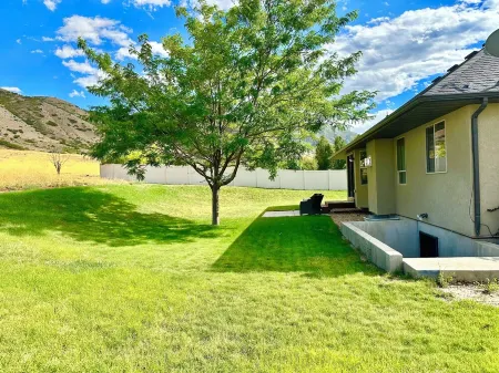 Sleeps 16- Moutain View Отели в г. Пейсон