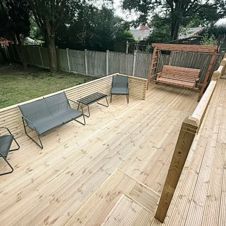 The Serene Stays Sleeps 6 with Garden Hotels in Oldham
