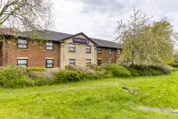 프리미어 인 센트럴 브랙널 Easthampstead Baptist Church 주변 호텔