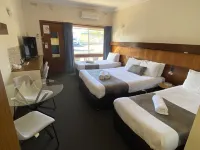 Hi Way Eight Motor Inn