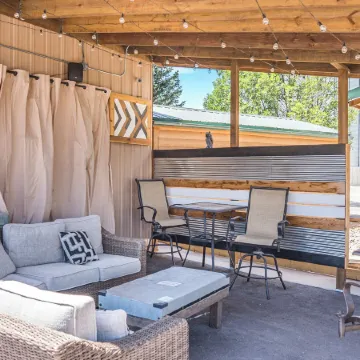 Hansen Inn and Cabins