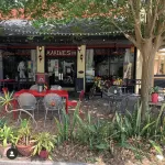 Adorable 1-bedroom home w/ Full Kitchen & Parking - Sleeps 4