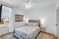 Waterfront Escape in Bay Stl with Dock,Pickleball, Ping Pong, Basketball & More!