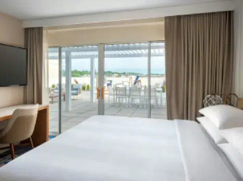 นิวพอร์ต แมริออท โฮเทลแอนด์สปา