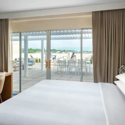 Newport Marriott Hotel & Spa Hotels near Walmart