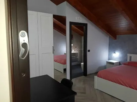 THE ATTIC ROOM- private penthouse