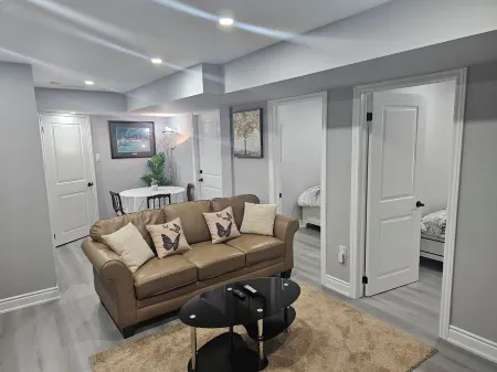 Cozy 2 Bedrm with separate entrance