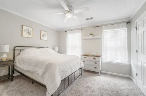 Luxurious Townhouse in a Gated Community Hotels in Martinez