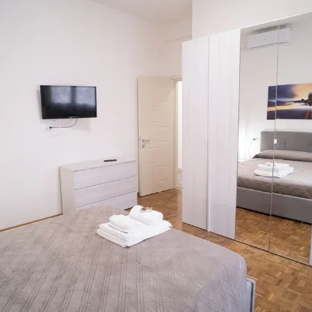 Charming Two-Bedroom Apartment in Downtown Cremona