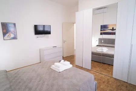 Charming Two-Bedroom Apartment in Downtown Cremona