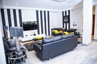 Prestigious two bedroom apartment gives you luxurious home ambiance.