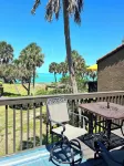 Charming 1-bedroom condo in Siesta Key with WiFi, overlooking private beach