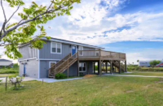Charming canal front 3-bedroom house with WiFi, AC in tranquil Rockport.