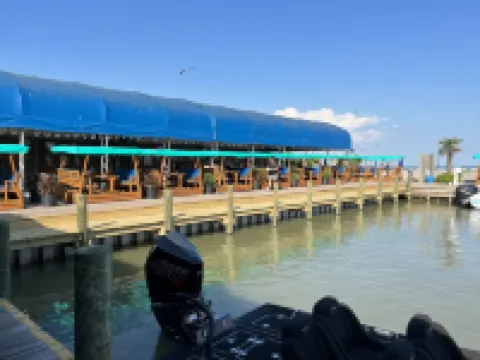 Windmill Gardens Inn "Penthouse" by Galveston Bay is a cozy tropical hideaway!