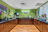 MainStay Suites St. Louis Airport - breakfast