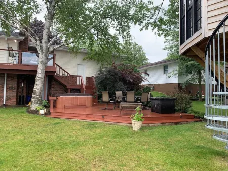 Experience Lakeside Luxury: Your Ultimate Retreat Awaits on Long Lake!