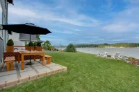 Waterfront Allyn Home with Fire Pit + 2 Kayaks! - parking