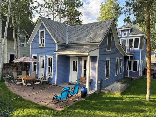 MODERN Monet Blue Aspen Victorian Whole House In Town,  with Private Hot Tub!