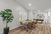 Stay Local Fantastic 4 Bedroom Near the Rez Sleeps 16