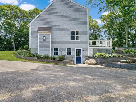 Summer house in Centerville/Barnstable, 5 min from lake, close to cape cod mall