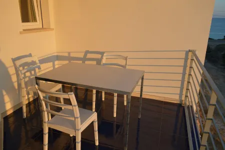 Myrtle studio apartment with sea view terrace, in the dunes 20m from free beach