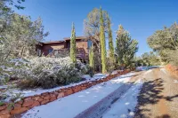 Mountain-View Deck: Bright Sedona Home - Maalaistalo