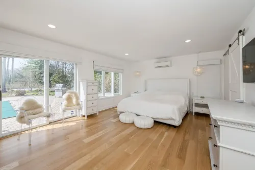 Perfect Hamptons Getaway. Heated Pool. New Outdoor Kitchen.