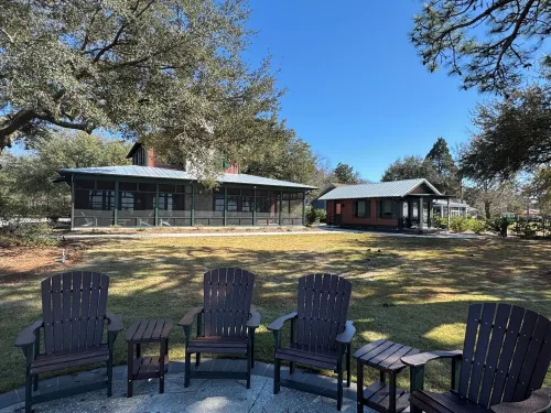 Relaxing Cottage Getaway on the Lake with full water access. Sleeps 12.