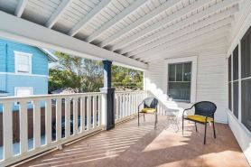 Southside Lounge on MagnoliaMidterm Rental