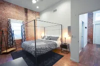 Loft in the Zoo • Premium downtown apartment!