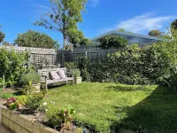 So Central. Walk to Beach. Peaceful Setting Hotels in Torquay