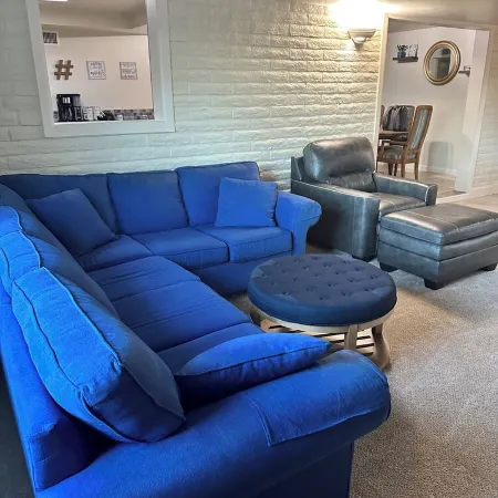 Spacious Family-Friendly 5-bedroom house!