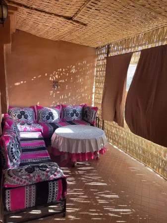 Charming 4-bedroom bed & breakfast in lovely Tiout with AC and Pool Отели в г. Тарудан