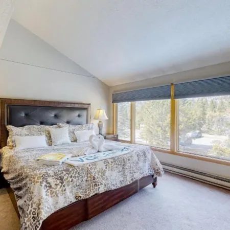 2 Bedroom Montezuma Condo at Lakeside Village - Shuttle to Slopes!