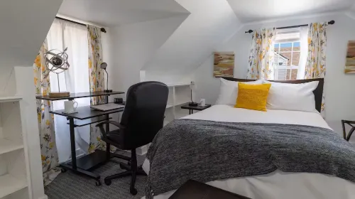 Mikha's Oasis: Ultimate Escape