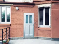 Charming Modern Apartment with Garden View - Les Vallées District, Near Paris Hotels in der Nähe von Place Louis Aragon