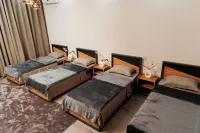 Luxury Villa Corner Garden WiFi, AC, Pool, 4 bedrooms in Bostanlik, Uzbekistan Hotel a 