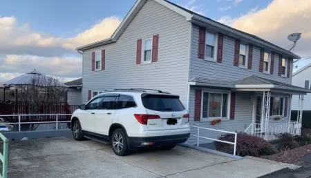 Cozy Spacious FamilyFriendly 4B Residential Home