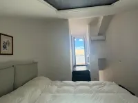 Beachfront apartment #5 with seaview Hotel in zona Stagno della Coluccia