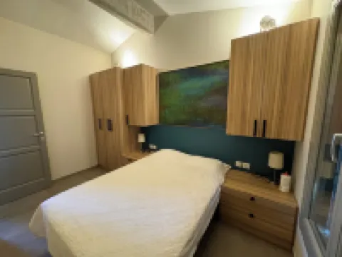 Renovated country house with large garden and swimming pool, quiet location, ideal for families