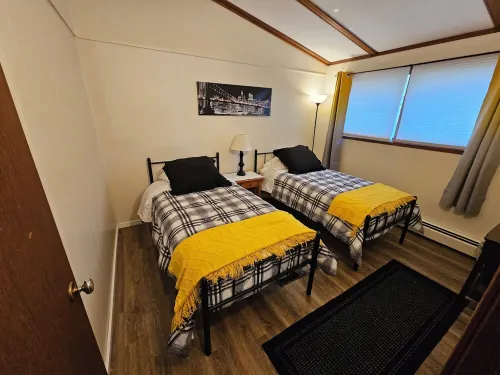 Convenient and comfortable 2 bedroom home in Hayward