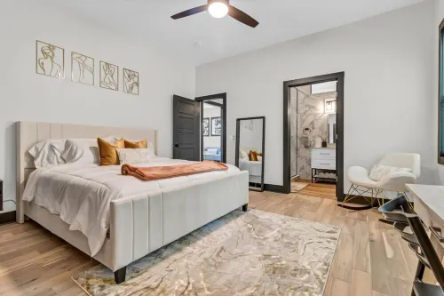 Modern Mill House -Luxury Stay with outdoor living -Walk downtown- Pets Welcome