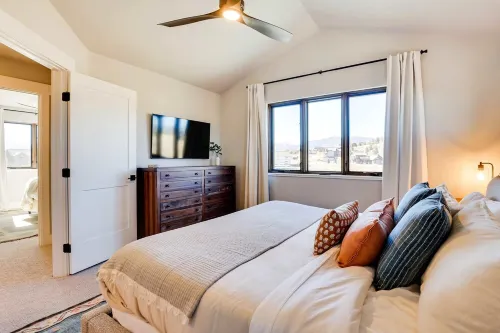 Warm and cozy 4-bedroom house in Tabernash Отели в г. Табернаш