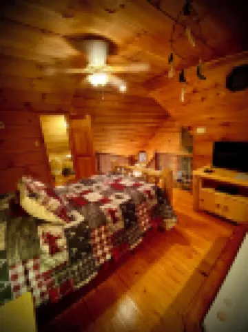 Charming 2-bedroom cabin in delightful Townsend with all the necessary amenities