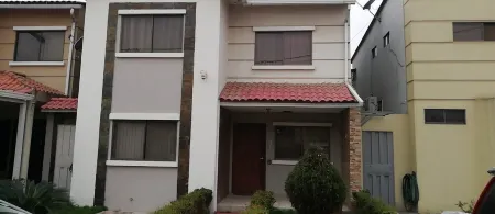 Stylish home, 4 mins away from a Mall with great relaxing vibes