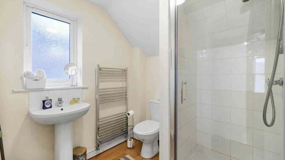 LT Property Studio Apartment Ground Floor 3