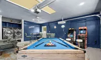 Heated Pool +HotTub+Arcades + 15 Minutes to beach