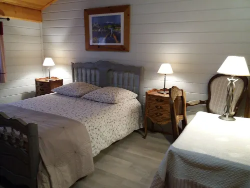 SWIMMING POOL and JACUZZI Gîte "Les chênes blancs" in PROVENCE