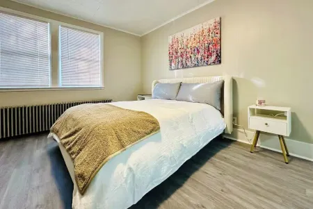 Welcome to your perfect home away from home in the heart of the city!